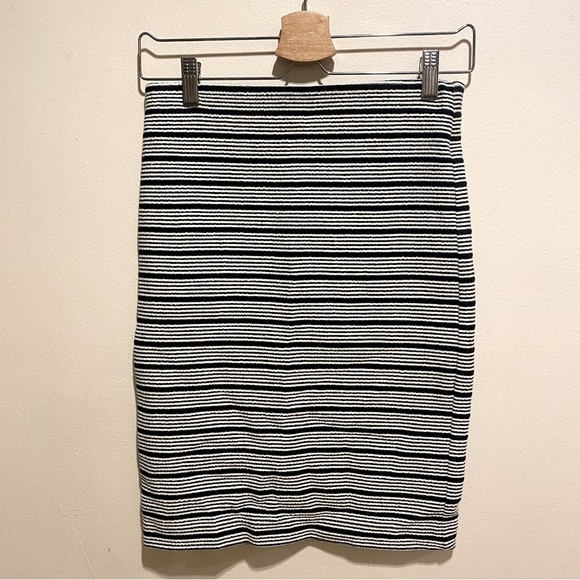 LOFT Dresses & Skirts - NWT Loft Navy Striped Pull on pencil skirt
